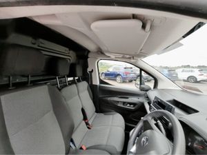 OPEL COMBO L1H1-1.5 100PS DIESEL 6SPEED MANUAL MY2 - Image 4