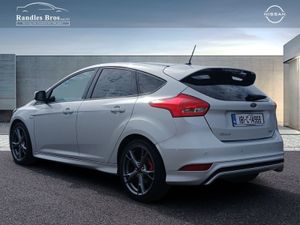 Ford Focus 1.0 Ecoboost 125PS St-line - Image 2