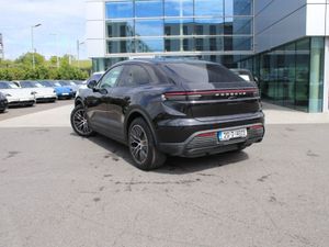 Porsche Macan 4 Electric - Image 2