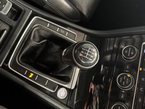 2017 VOLKSWAGEN GOLF HIGHLINE 1.2 TSI 6 SPEED - Image 2