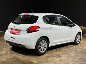 Peugeot 208 1.2 AUTOMATIC - Image 4