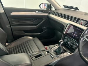 Volkswagen Passat SEL TDI - Image 3