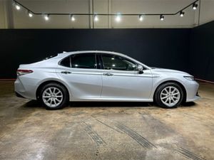 Toyota Camry 2.5 HYBRID - Image 3
