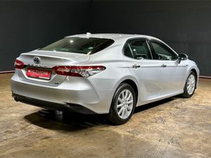 Toyota Camry 2.5 HYBRID - Image 4
