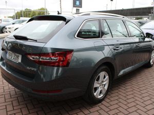 Skoda Superb 2.0TDI 150HP COMBI ATTRACTION AUTOMAT - Image 4