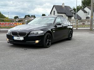ABSOLUTELY IMMACULATE 2011 AUTO 520 D - Image 3