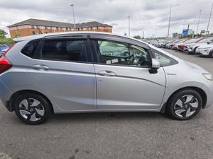 HONDA FIT 1.3 AUTOMATIC PETROL HYBRID - Image 4