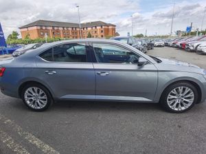 SKODA SUPERB 2.0TDI STYLE DSG AUTOMATIC - Image 4