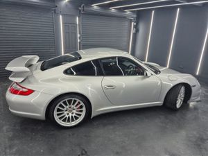 Porsche 911 C4S Coupe Manual Aero Magnesium - Image 4