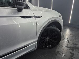 Volkswagen Tiguan R-line 2.0 TDI Manual 6speed 15 - Image 4