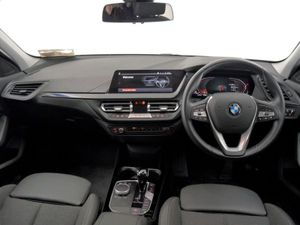 BMW 1 Series 118i Sport - Image 4