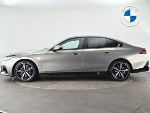 BMW 5 Series 530e M Sport Saloon - Image 3