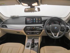 BMW 5 Series 520d SE Saloon - Image 4