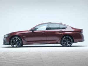 BMW 5 Series 530E M Sport Xdrive  sunroof - Image 4