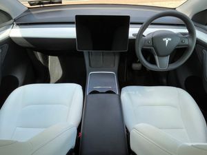Tesla Model Y RWD White Interior 20  Wheels - Image 2