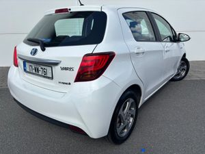 2017 TOYOTA YARIS LUXURY HYBRID LOW KMS IRISH CAR - Image 2