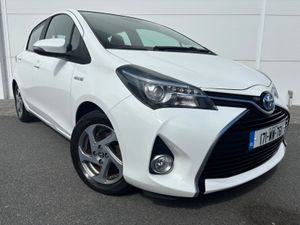 2017 TOYOTA YARIS LUXURY HYBRID LOW KMS IRISH CAR - Image 4