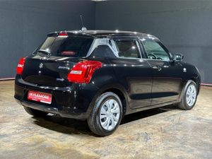 Suzuki Swift 1.2 HYBRID - Image 4