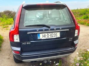 Volvo XC90 2.4 D5 200hp SE Automatic AWD 7-Seat - Image 4
