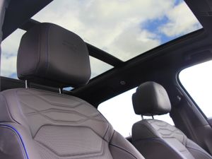 Vw Touareg R * Night Vision pack * Sunroof - Image 4