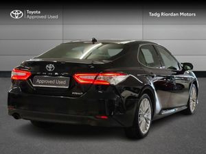 Toyota Camry HYBRID PLATINUM - Image 2
