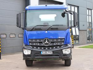 2016 MERCEDES-BENZ 1832 18-TON 4X2 CONCRETE NIXER - Image 2