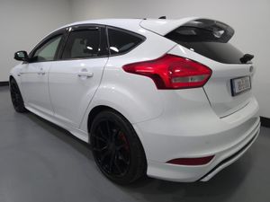 Ford Focus ST-Line 1.0 EcoBoost - Image 2