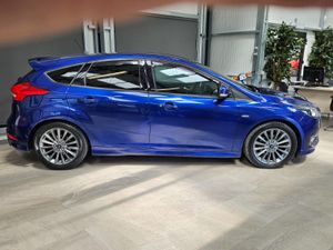 18 FORD FOCUS ST-LINE LINE EDITION - Image 3