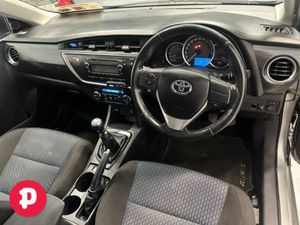 Toyota Auris 1.4 D-4d Aura 4DR - Straight Sale Di - Image 4