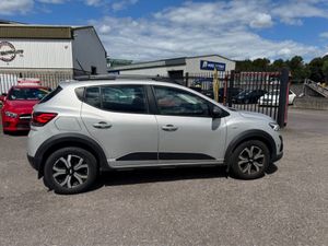 Dacia Sandero Stepway Journey TCE 90 NBI 5DR - Image 2