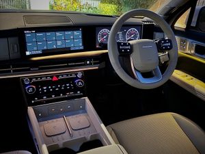 Santa FE - PHEV 4WD Premium  PHEV - 2025 - Image 4