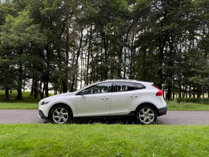 Volvo V40 2014 Cross Country Automatic - Image 4