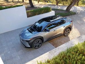 TOYOTA bZ4X/ 2025/ ELECTRIC/AUTO/TAXI SPEC - Image 3