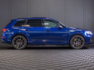 202 Audi Q7 S-Line 55 TFSI-E Quattro - Image 2