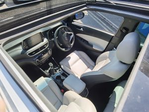 HYUNDAI TUCSON 1.6 1.6 PREMIUM **SUNROOF** - Image 2