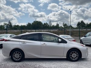 Toyota Prius 1.8 Hybrid 2018 - Image 3