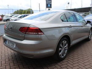 VOLKSWAGEN PASSAT 1.4 TSI COMFORTLINE PLUS AUTOMAT - Image 4