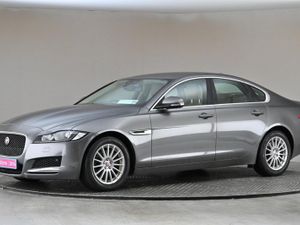 Jaguar XF 2.0d 180BHP RWD Prestige My16  beige Le - Image 4