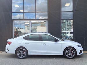 Skoda Octavia VRS 2.0 TDi DSG Auto 200bhp - Image 4