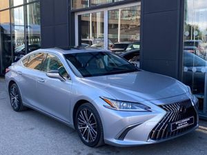 Lexus ES 300h Premium Edition Hybrid Auto - Image 3