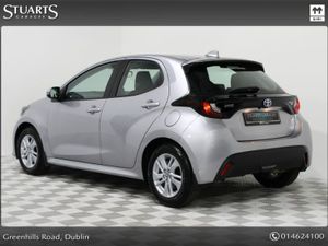 Toyota Yaris Hybrid Luna 4DR Auto 15alloy Wheels - Image 2