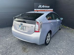 Toyota Prius 1.8 Hybrid 5DR Auto - Image 4