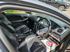 Volvo V40 D2 MOM ED 5DR - Image 4
