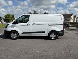 ABSOLUTELY IMMACULATE 2017 FORD TRANSIT CUSTOM - Image 4