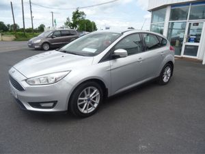 Ford Focus Style 1.6 Tdci 95ps 5DR 4DR - Image 2