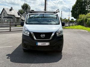 ABSOLUTELY IMMACULATE 2017 (171) NISSAN - Image 2