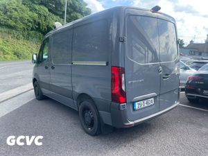 Mercedes-Benz Sprinter 211 Compact Low Roof Manual - Image 3