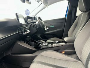 Peugeot 208 E Allure  full EV   60 P/W - Image 4