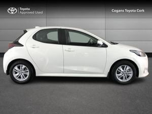 Toyota Yaris HYBRID LUNA 4DR AUTO - Image 3