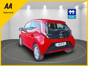 Toyota Aygo 1.0 X-PLAY//Reverse Camera//Alloy whee - Image 4